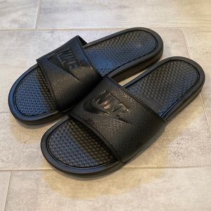 Men’s Nike black slides